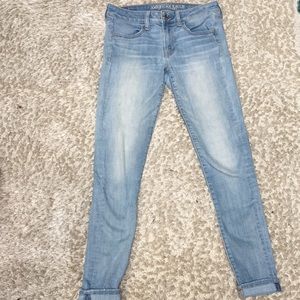 American Eagle light wash skinny jeans